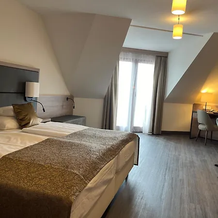 Hotell Flair Park 4*