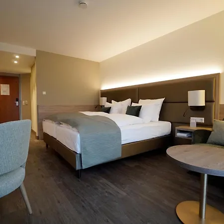 伊舍芬弗莱尔公园酒店 4* Ilshofen