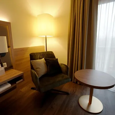 伊舍芬弗莱尔公园酒店 Ilshofen