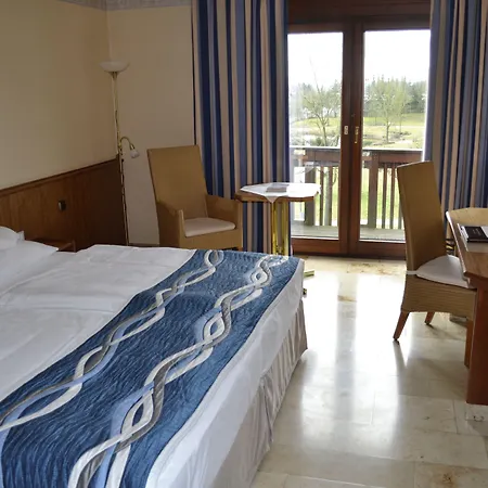 伊舍芬弗莱尔公园酒店 酒店