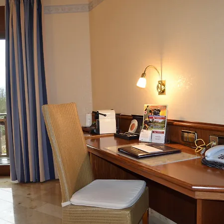 伊舍芬弗莱尔公园酒店 Ilshofen